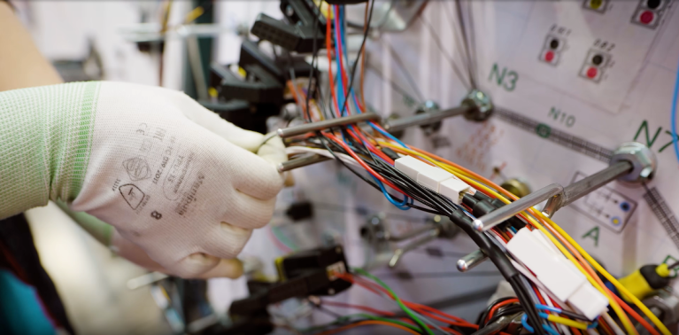 0-Blogs-WireTech PreShow-Center Wire harness closeup