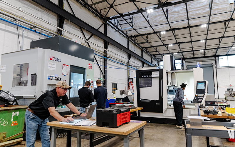 0-NewKensingtonPrecisionMachining-1025-6135